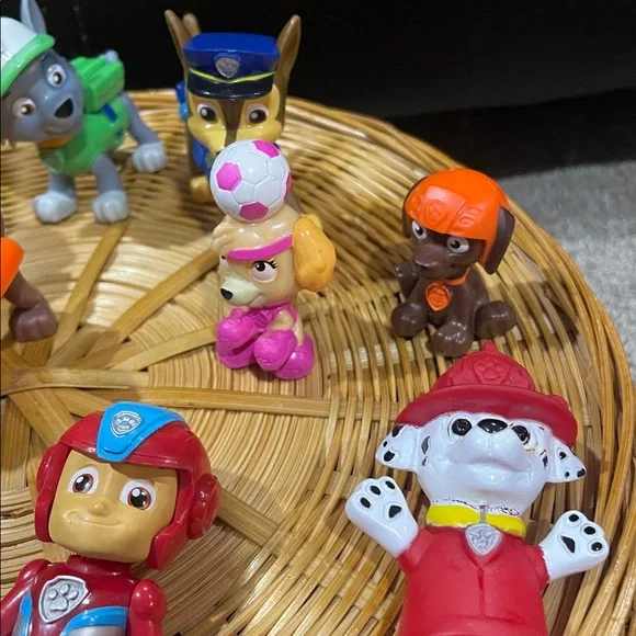 Colorful Paw Patrol Action Figures Set - Picture 4 of 5